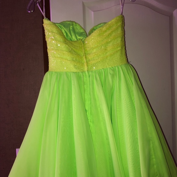 To small. - Picture 2 of 4